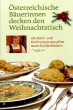 Österreichische Bäuerinnen decken den Weihnachtstisch