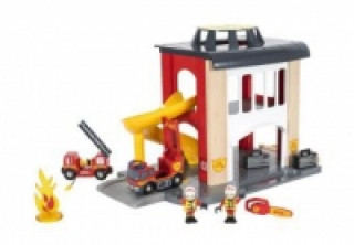 BRIO World 33833 Große Feuerwehr Station - Feuerwache mit Feuerwehr-Einsatzfahrzeug und Feuerwehrmann - Kleinkindspielzeug empfohlen ab 3 Jahren