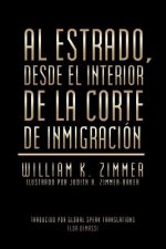 estrado, desde el interior de la Corte de Inmigracion