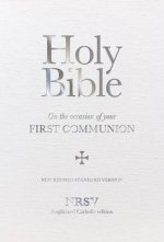 Holy Bible: First Communion Gift Edition