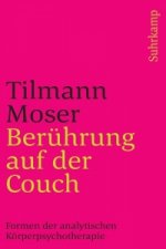 Berührung auf der Couch