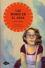 Las manos en el agua