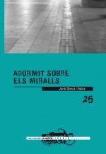 Adormit sobre els miralls