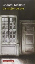 La mujer de pie