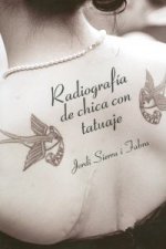 Radiografía de chica con tatuaje