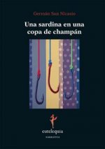Una sardina en una copa de champán