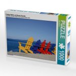 Farbige Stühle am Strand, Kanada (Puzzle)