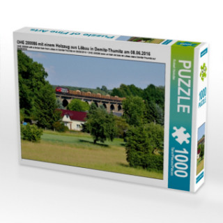 OHE 200086 mit einem Holzzug aus Löbau in Demitz-Thumitz am 08.06.2016 (Puzzle)