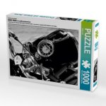 Ein Motiv aus dem Kalender BMW R69S in schwarzweiss (Puzzle)