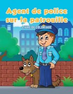 Agent de police sur la patrouille