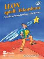 LEON SPIELT AKKORDEON 1
