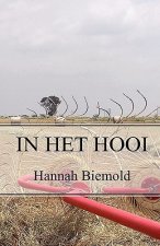 In het hooi