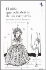 EL NIÑO QUE VOLÓ DETRÁS DE UN ESCENARIO