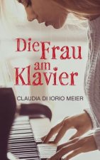 Frau am Klavier