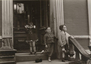 Helen Levitt: New York, 1939