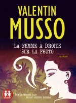 La femme à droite sur la photo