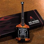 JACK DANIELS ELECTRIC BASS MODEL CADEAU