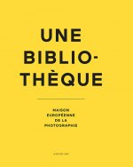 Une bibliothèque. Maison européenne de la photographie