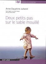 Deux petits pas sur le sable mouille