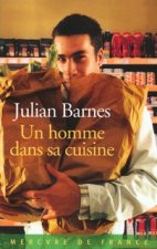 Un homme dans sa cuisine