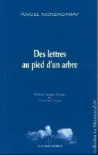 DES LETTRES AU PIED D'UN ARBRE