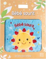 Bébé sourit