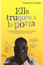 ELLS TRUQUEN A LA PORTA