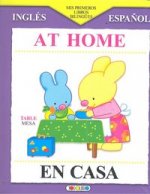 En casa/At home