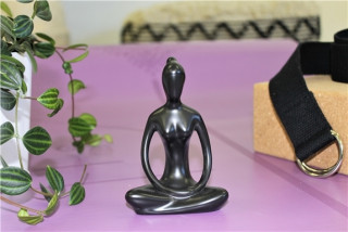 Statuette en Porcelaine Posture du Lotus Dhyana Mudra Noir mat 10 cm