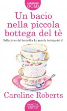 bacio nella piccola bottega del tè