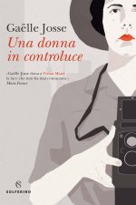 donna in controluce