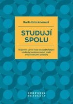 Studují spolu