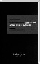 Jeune femme dans un intérieur lausannois
