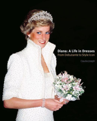 Diana: A Life in Dresses (Pevná)