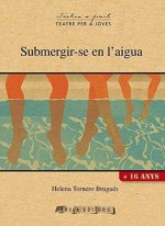 Submergir-se en l'aigua