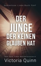 Junge, der keinen Glauben hat