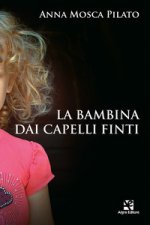 bambina dai capelli finti