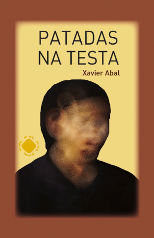 Patadas na testa