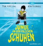 Der Junge in den falschen Schuhen