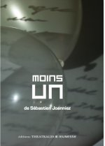Moins un