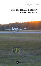 Les Corbeaux volent le bec en avant