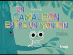 Un Camaleon Entre Un Monton
