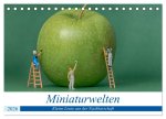 Miniaturwelten - Kleine Leute aus der Nachbarschaft (Tischkalender 2026 DIN A5 quer), CALVENDO Monatskalender