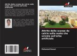 Attrito delle scarpe da calcio sulla suola che scivola sull'erba artificiale