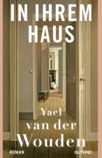 In ihrem Haus