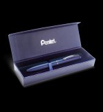 Eleganckie pióro kulkowe EnerGel 0,7 mm BL2007-C granatowe w etui