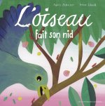 L'oiseau fait son nid