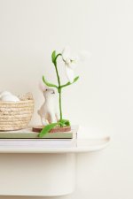 Filz-Hase mit Schneeglöckchen, 20 x 9 x 10,5cm