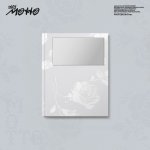 Itzy:  Motto: Photobook B Ver.